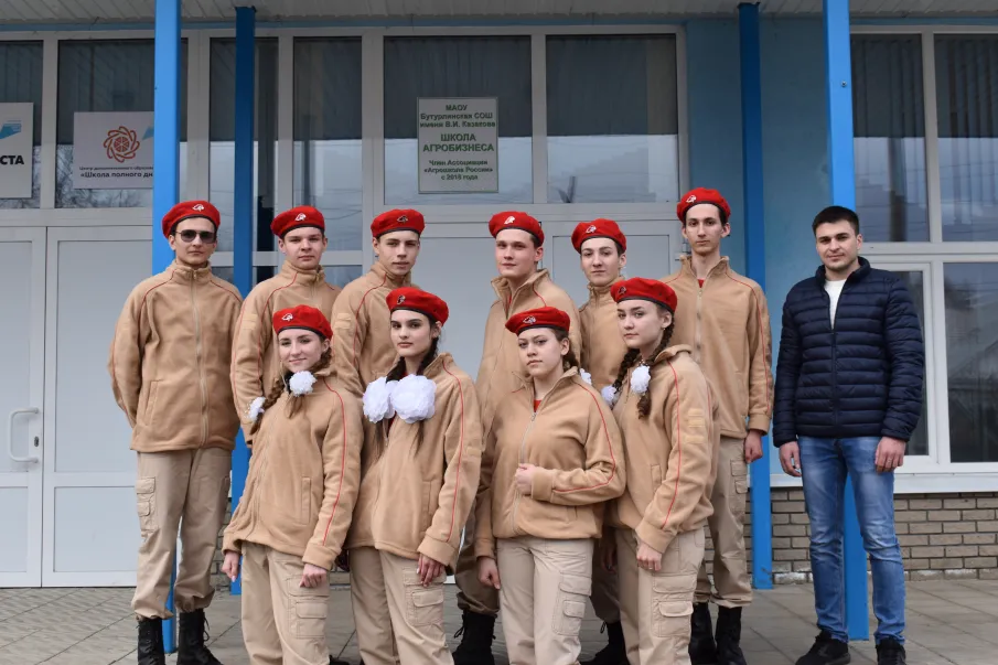 Команда Бутурлинской школы заняла первое место в дивизионных соревнованиях «Нижегородская зарница 2022»