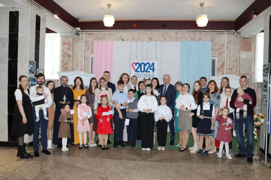 «Главное – семья». В Бутурлинском округе прошло торжественное открытие Года семьи.