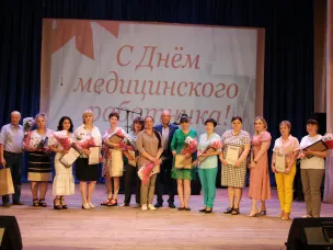 В преддверии Дня медицинского работника в Бутурлино наградили лучших специалистов системы здравоохранения.
