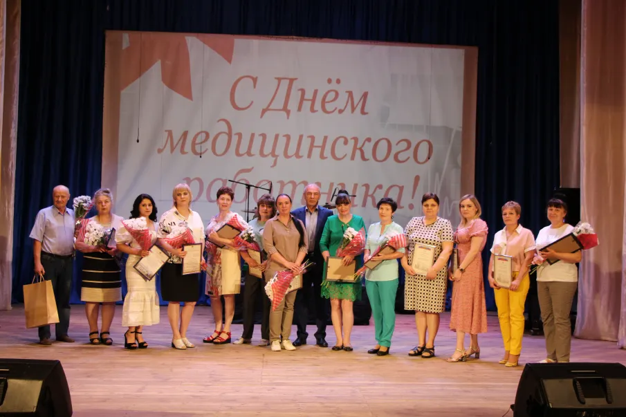 В преддверии Дня медицинского работника в Бутурлино наградили лучших специалистов системы здравоохранения.