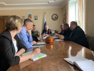 В администрации округа прошло совещание по итогам первого месяца весенней призывной кампании.