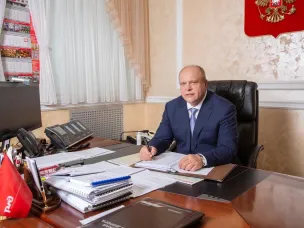 Поздравление Депутата Государственной Думы Федерального собрания Российской Федерации Анатолия Лесуна с Днём социального работника!