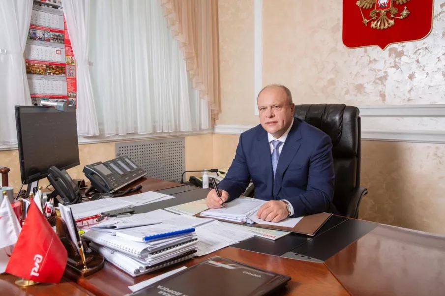 Поздравление Депутата Государственной Думы Федерального собрания Российской Федерации Анатолия Лесуна с Днём социального работника!